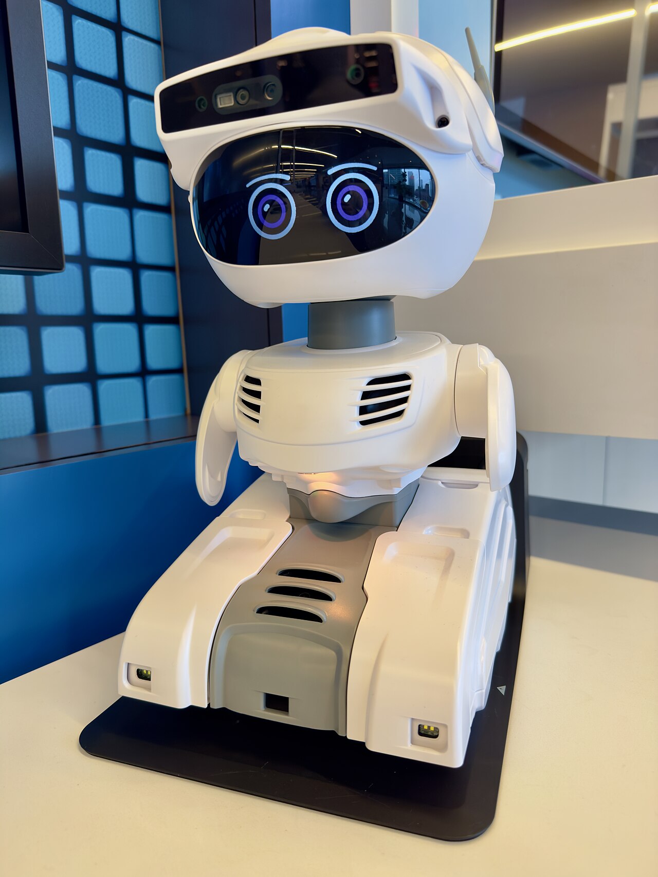robot technology (foto: Oleg Yunakov / CC BY-SA 4.0, Wikimedia Commons)