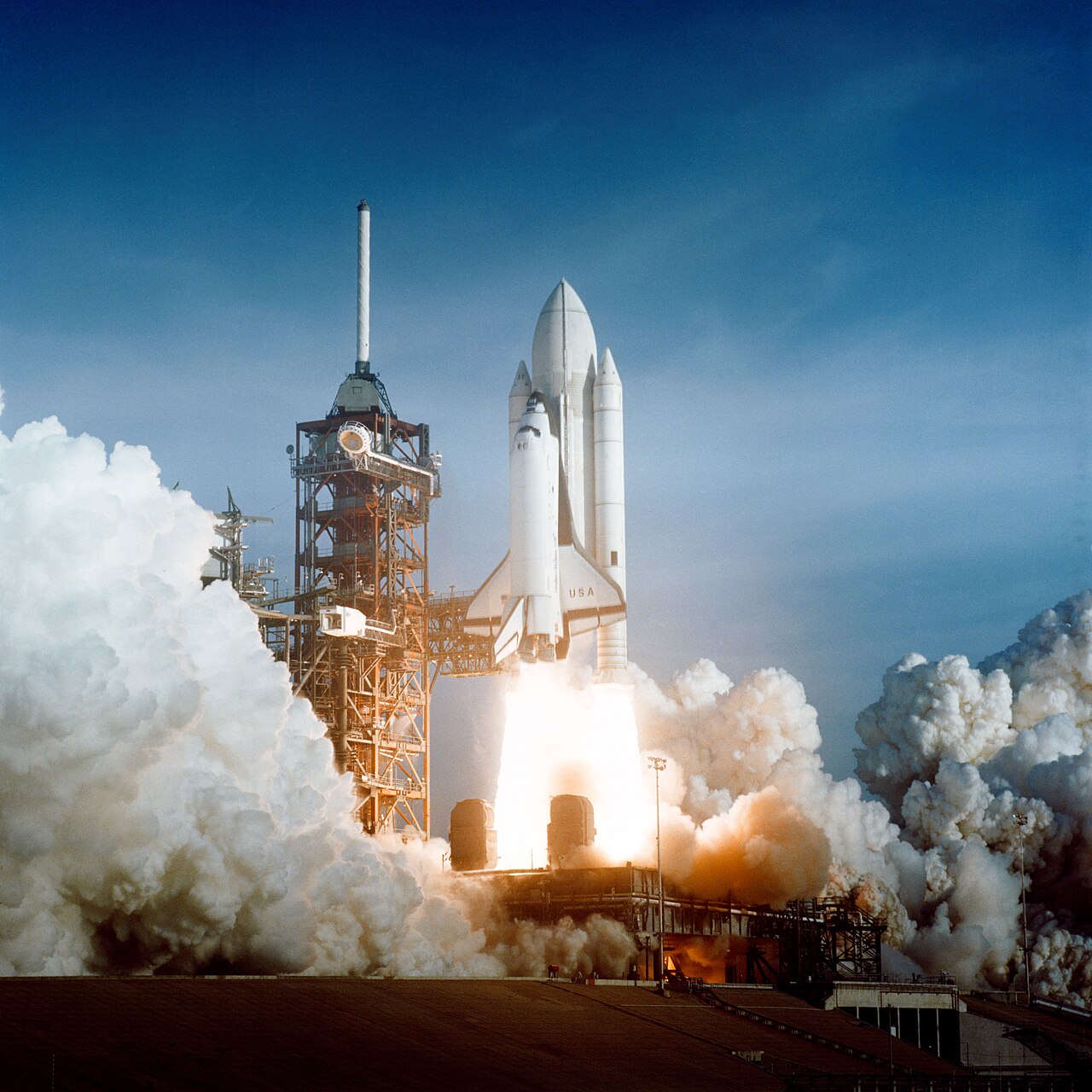 telescope space (foto: NASA / Public domain, Wikimedia Commons)